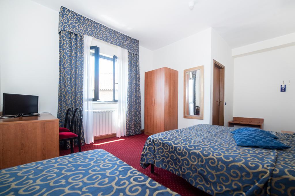 Hotel Italia & Lombardi Montefiascone Extérieur photo