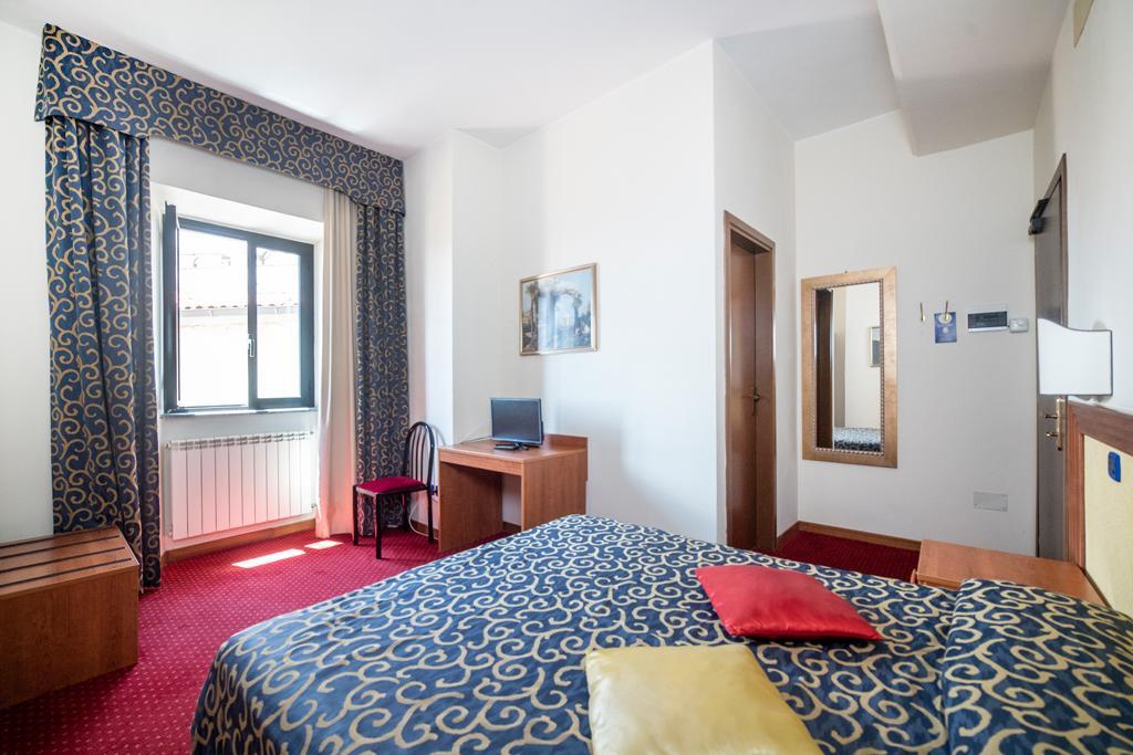 Hotel Italia & Lombardi Montefiascone Extérieur photo