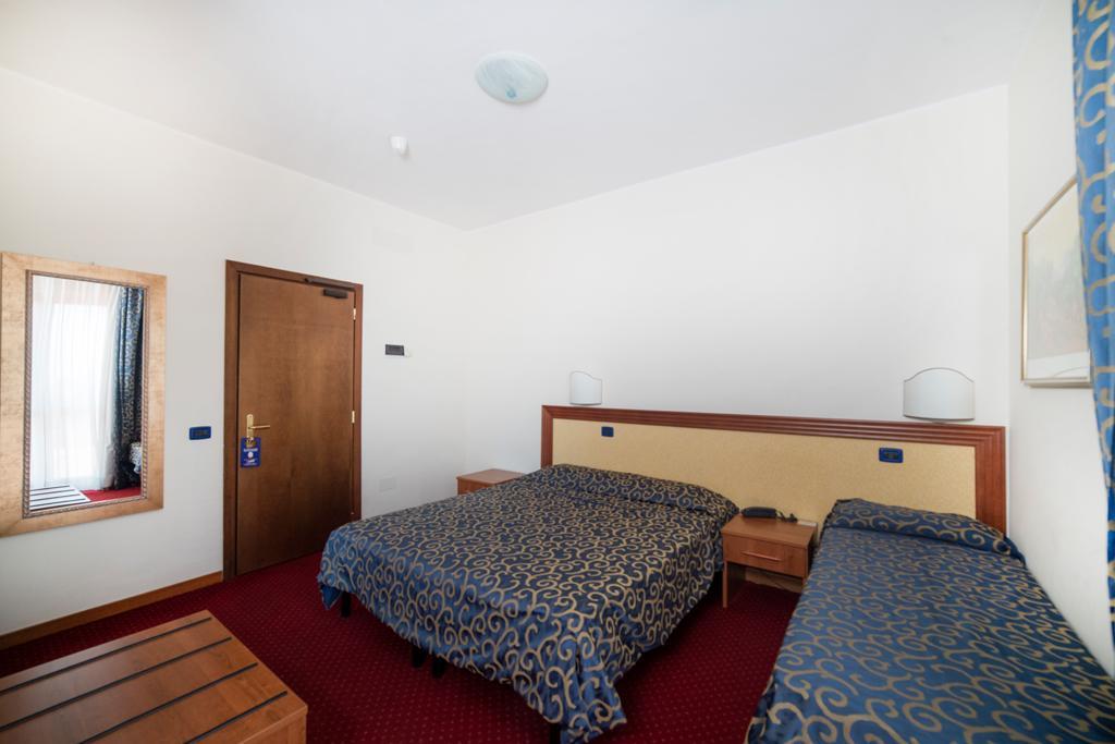 Hotel Italia & Lombardi Montefiascone Extérieur photo